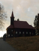 25 Dřevěný kostelík Panny Marie na Gruni